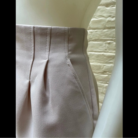 NWOT LOVE REPUBLIC Beige Nude High Waist Tailored Shorts 4 6 S - Picture 4 of 7